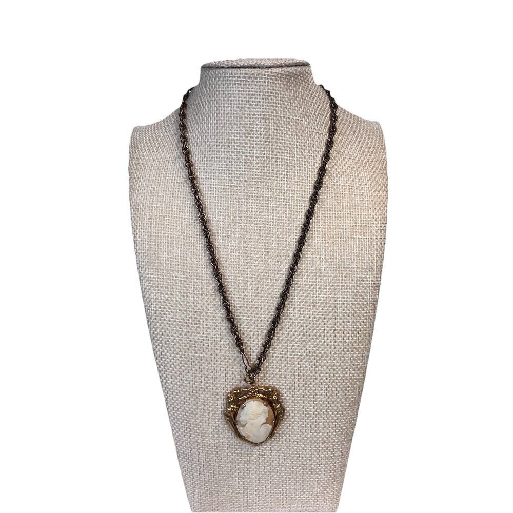 Vintage Real Cameo Goldtone Pendant Necklace 16" Long (#B21)